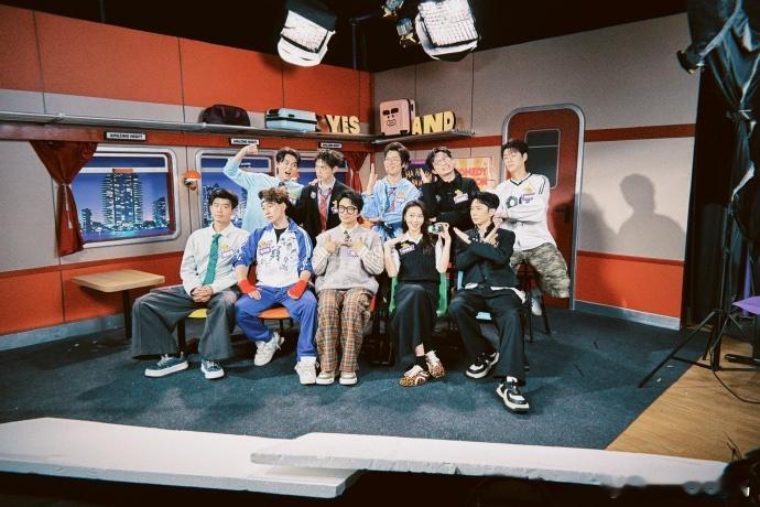 墅大招风喜人奇妙夜 从第一番开始，剧情就很清晰，王继续和季晔的互动真的太好笑了，