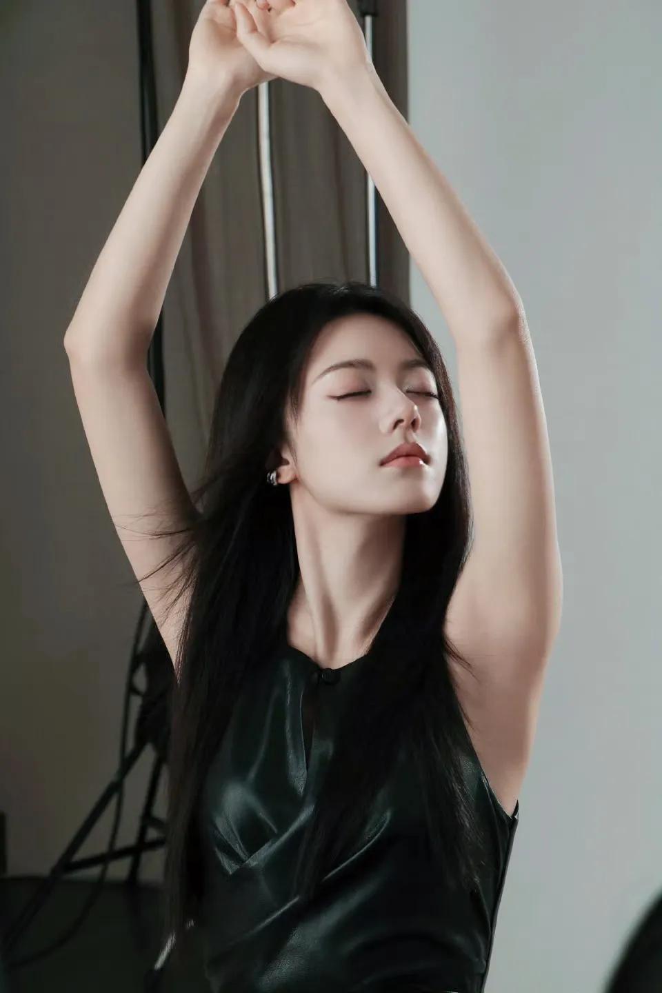@赵今麦 最新