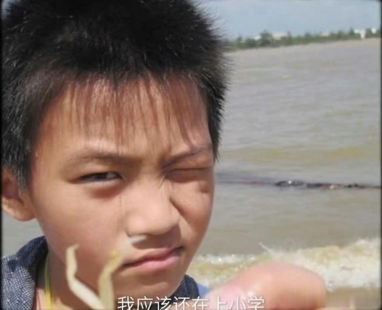 云旗以模特身份登高定t台 接第三次➕n次走秀的wink，宝宝这次真的太争气了 