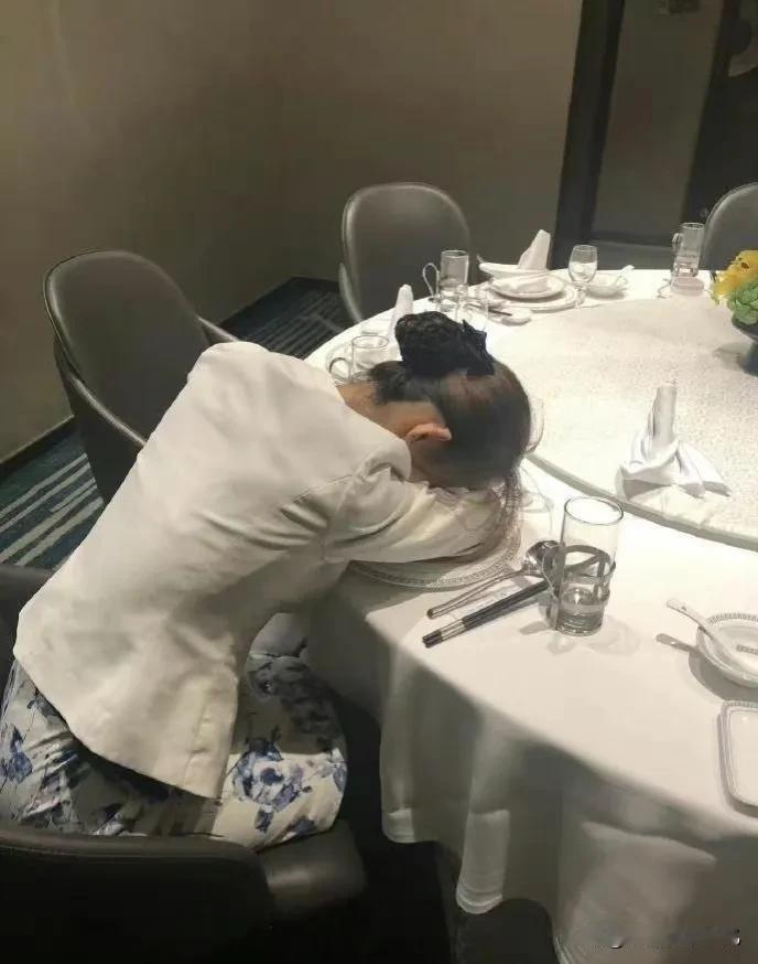 静夜思，思红颜。
