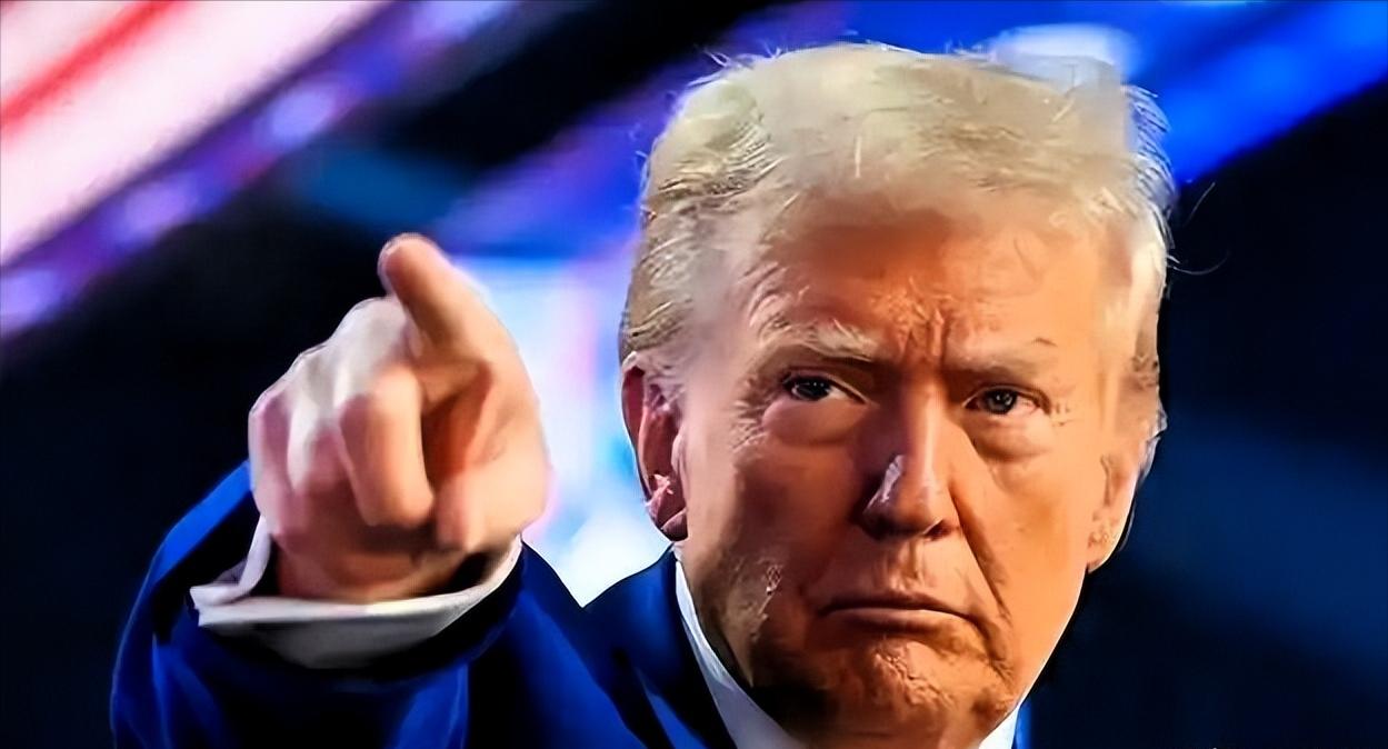 美国司法部1月15日宣布扣押两套从南非运往中国的军事训练设备，华盛顿再次以"长臂