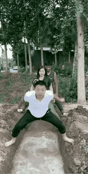 [[捂脸]看图所悟：开玩笑也要有“度”，不可搞恶作剧[打脸]]

   伙伴之间