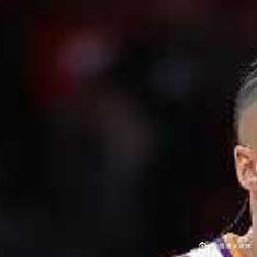 2月22日据ESPN名记Shams报道，太阳前锋狄龙-布鲁克斯左手骨折，将无限期