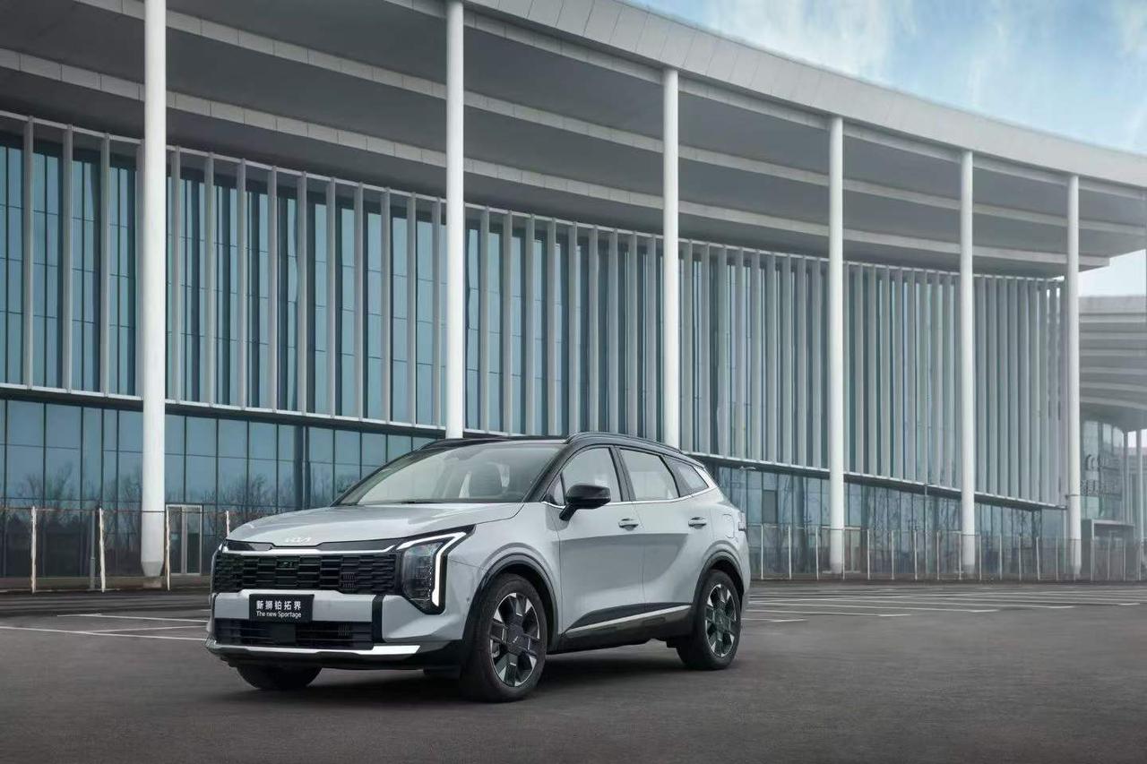 起亚新狮铂拓界正式上市
拓界新生，奔赴热爱
全国焕新一口价10.99万元起
多重