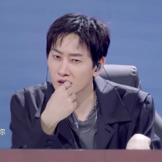 #第一次在李赫宰脸上看到愁容#不只是他，我也听出表情包[汗][汗][汗] ​​​