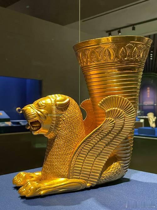 轰炸中伊朗国宝来到中国 炮火无情，文明有义，伊朗国宝落脚中国，守住千年文明火种。