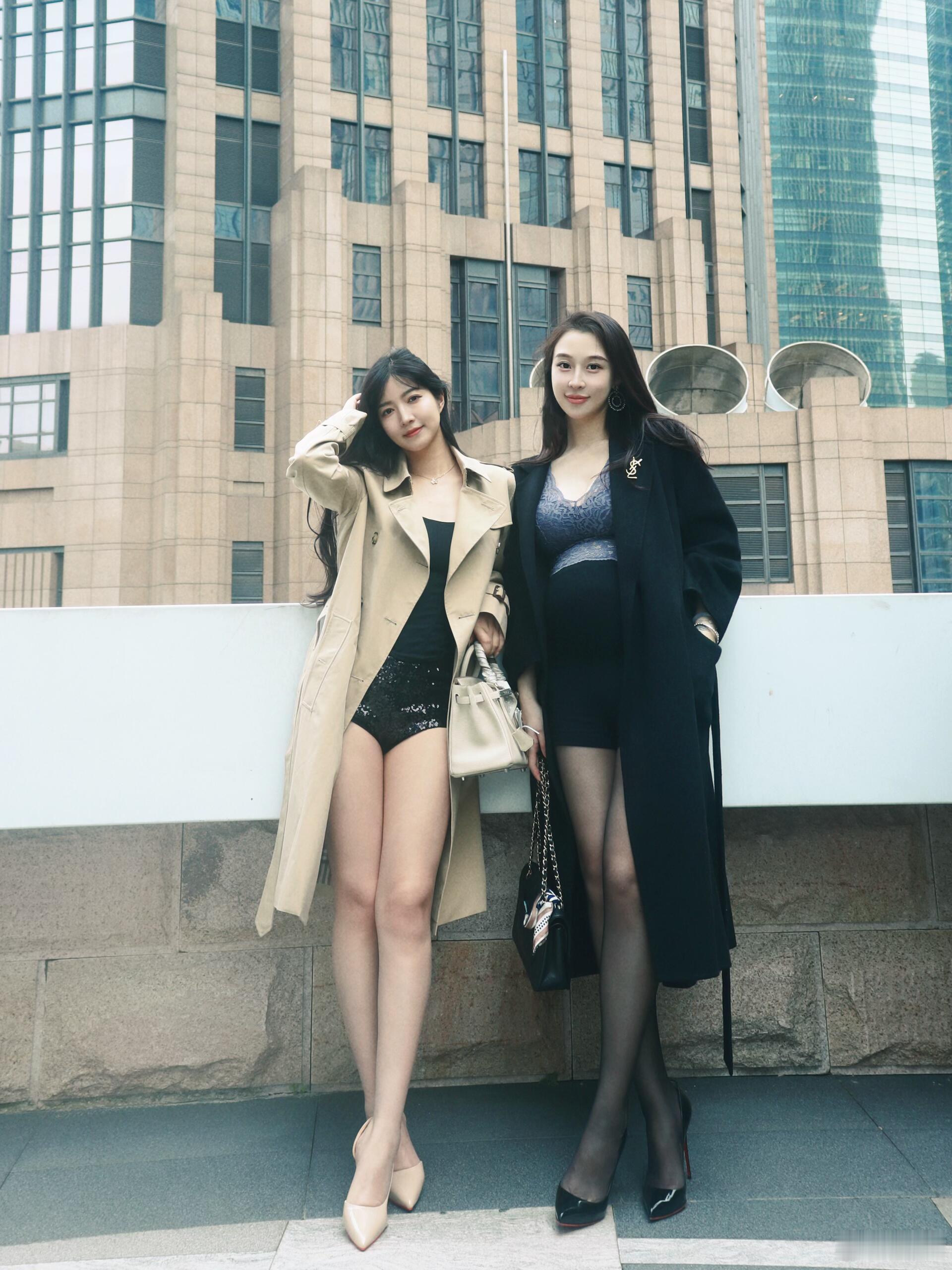 击剑秦雪 🖤 孕晚期风衣黑丝搭配 ​​​