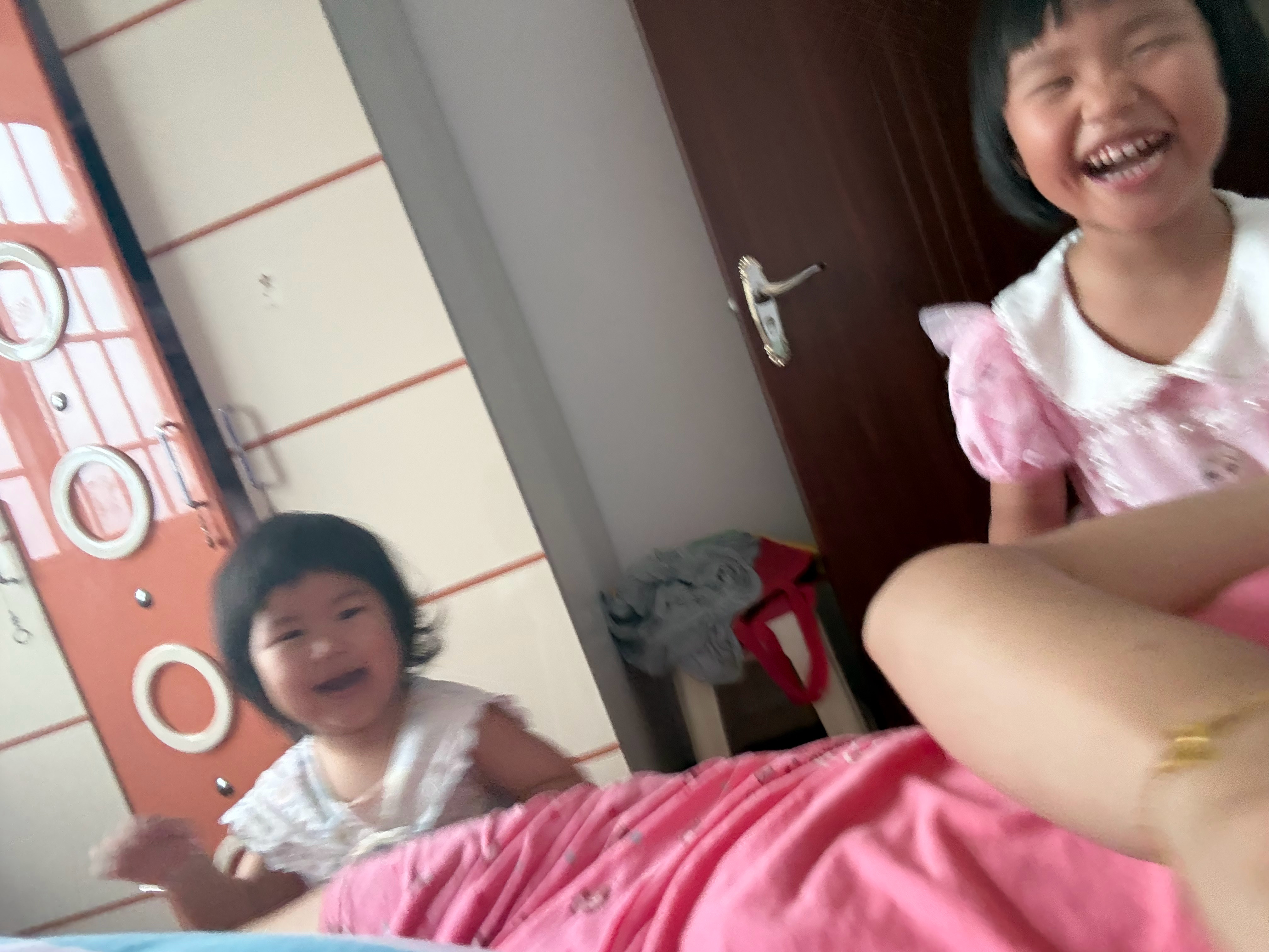 我的妈呀，被三个孩子打
