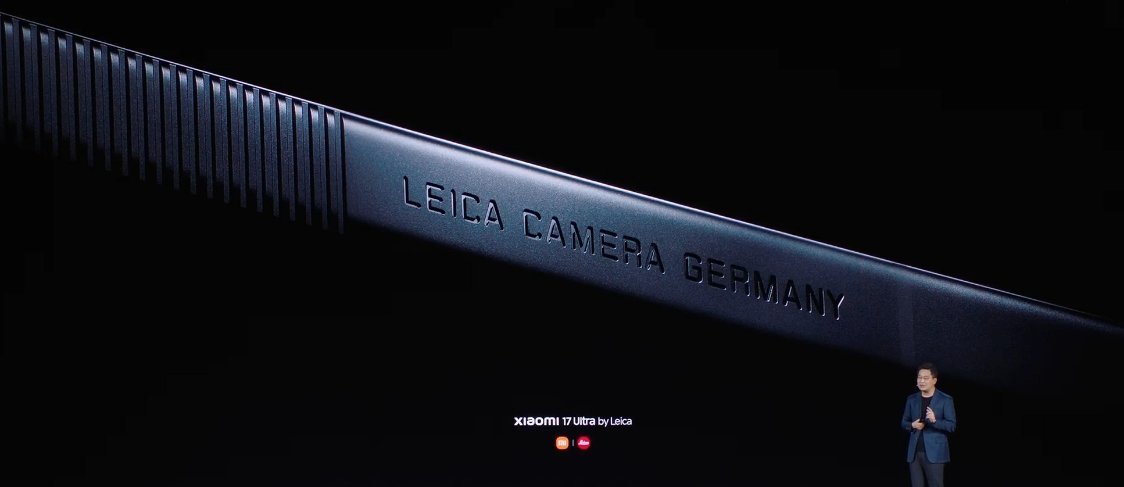 小米 17 Ultra 徕卡版设计灵感来源于徕卡 M 相机双拼设计，中框精雕滚花