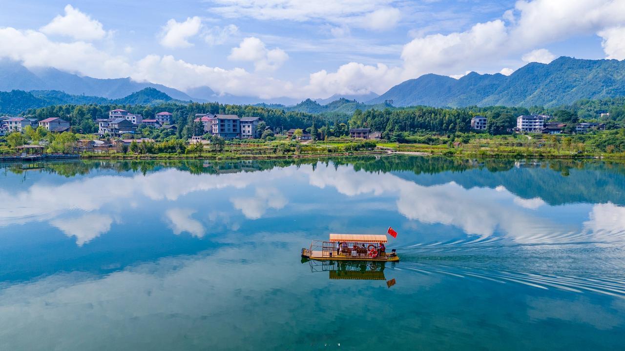 湖南绥宁花园阁：藏在苗疆深处的水墨人间

驱车穿行雪峰山南麓，行至邵阳绥宁关峡苗