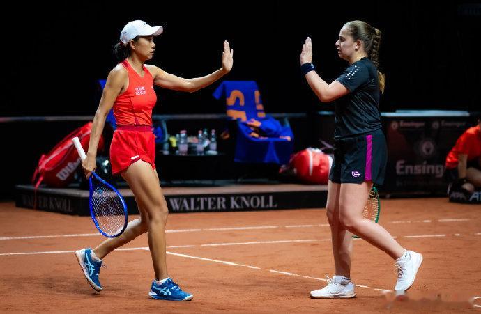 张帅赛季四进女双决赛张帅组合进女双决赛🎾WTA500斯图加特站双打半决赛，头号