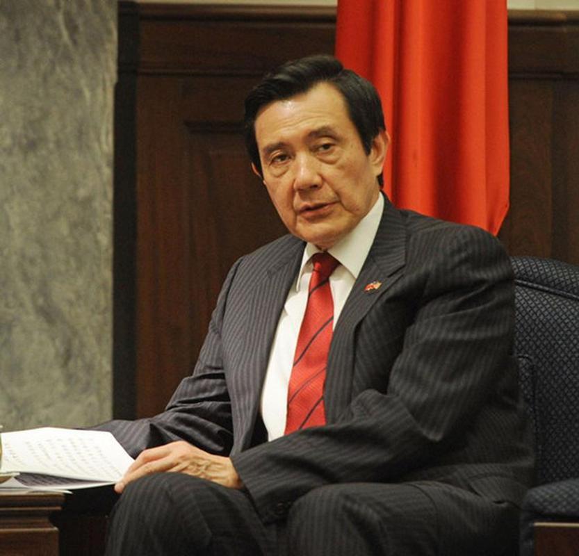 历史曾经给了马英九为中华民族伟大复兴做贡献的机会，不是他没有珍惜，而是他压根就没