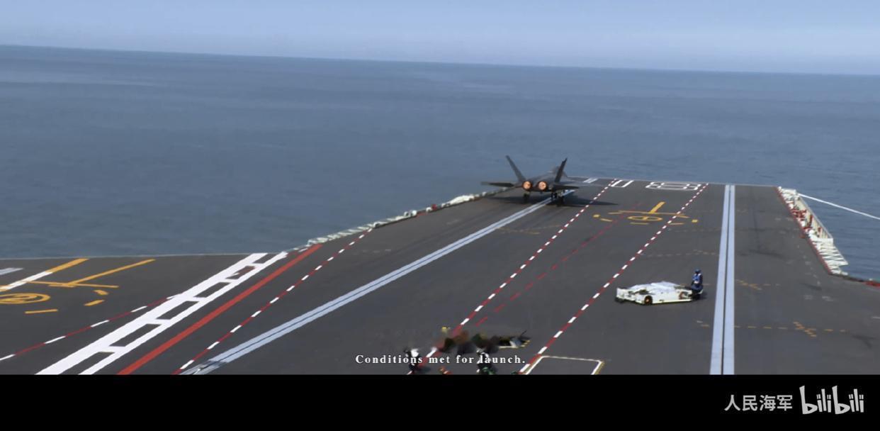 隐形舰载机J-35进行电磁弹射的画面