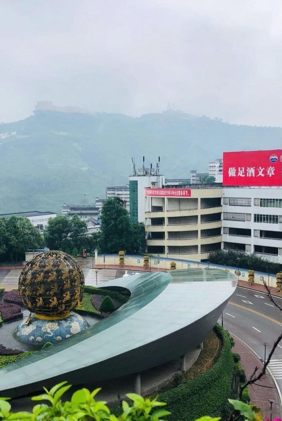 联名商业合作卖的如火如荼，茅台为什么突然不干了？

直接点说，茅台和瑞幸咖啡合作
