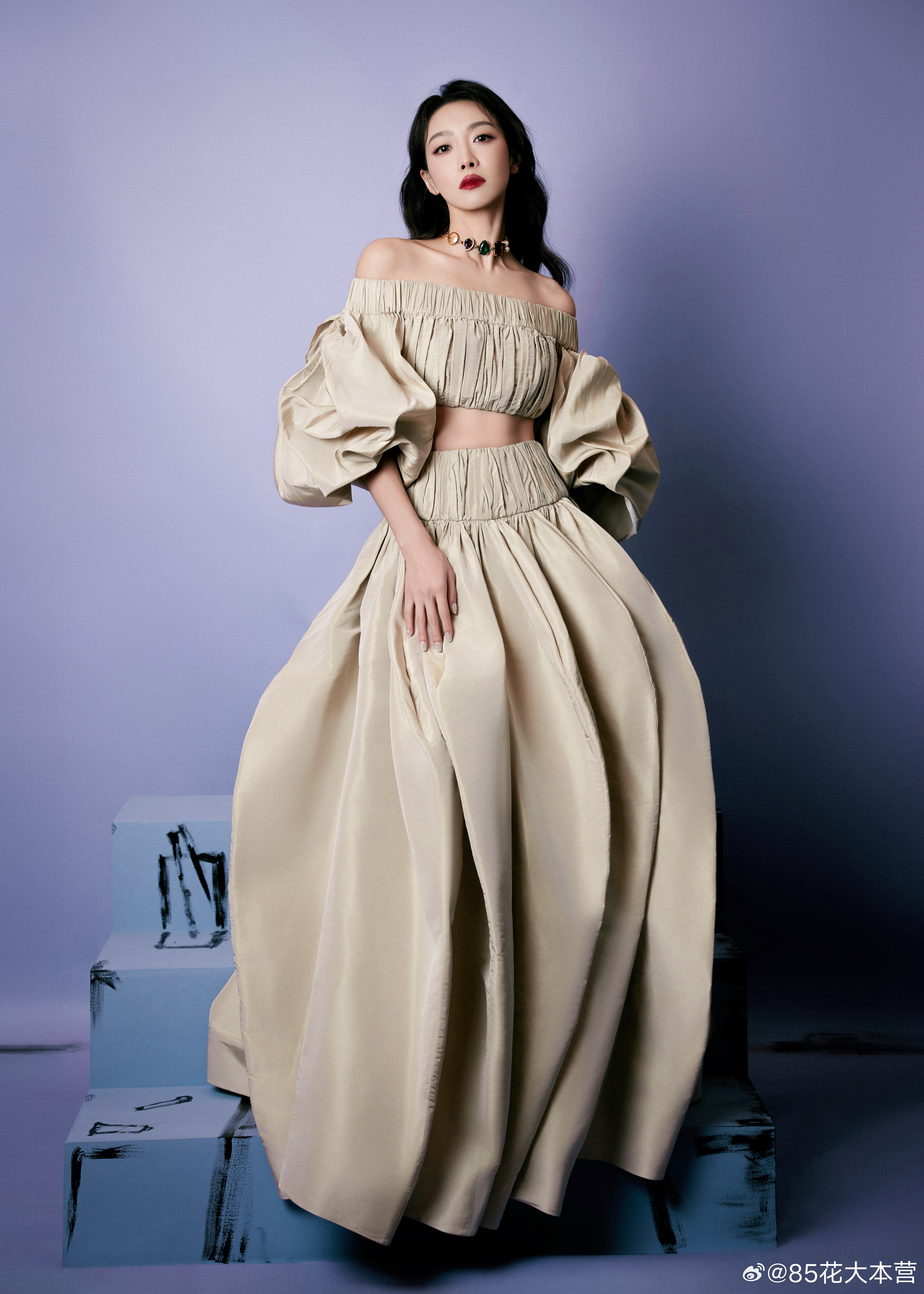 VOGUE盛典红毯，宋茜出图～LV定制礼服，还有珠宝和手袋加持，LV品牌代言人宋
