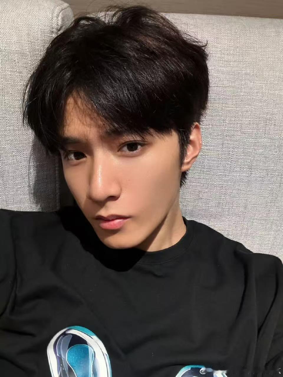 刘耀文夸自己有点厉害了刘耀文问日更的第几天  刘耀文问日更的第几天了，并夸自己有