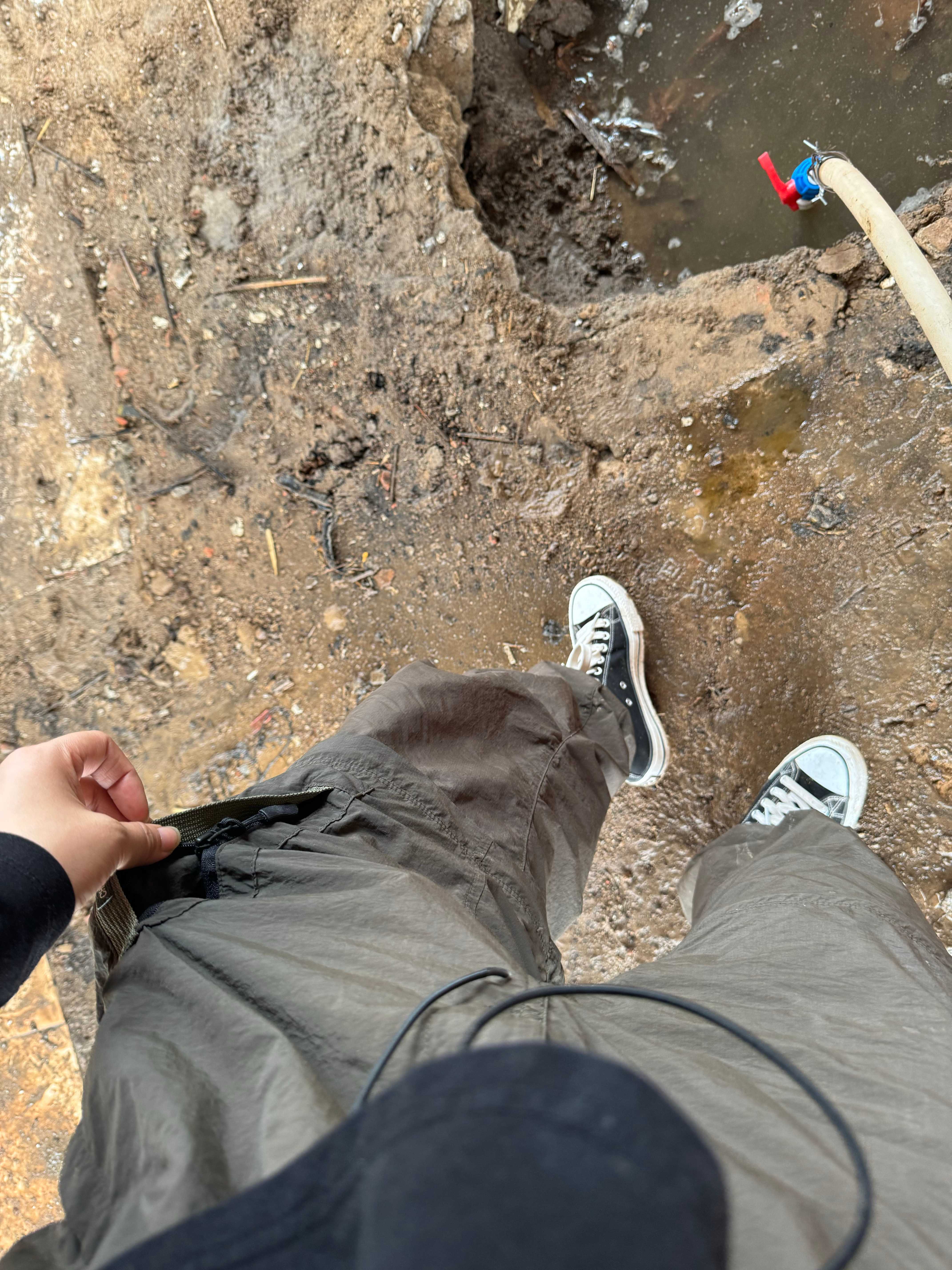 水管爆了家里差点儿成水帘洞而我则是落汤马楼 