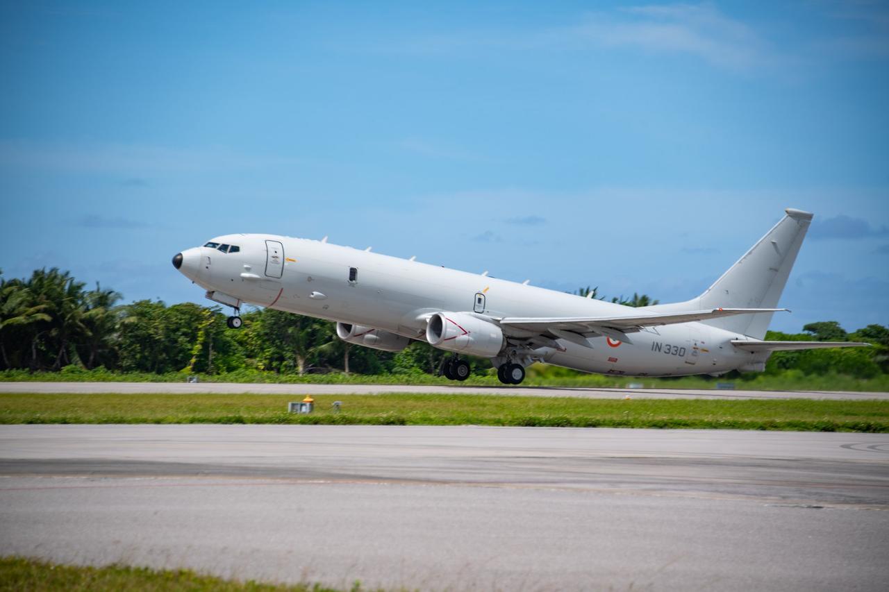 2025年10月24日，一架隶属于第4巡逻中队（VP）“瘦龙”队的美国海军P-8