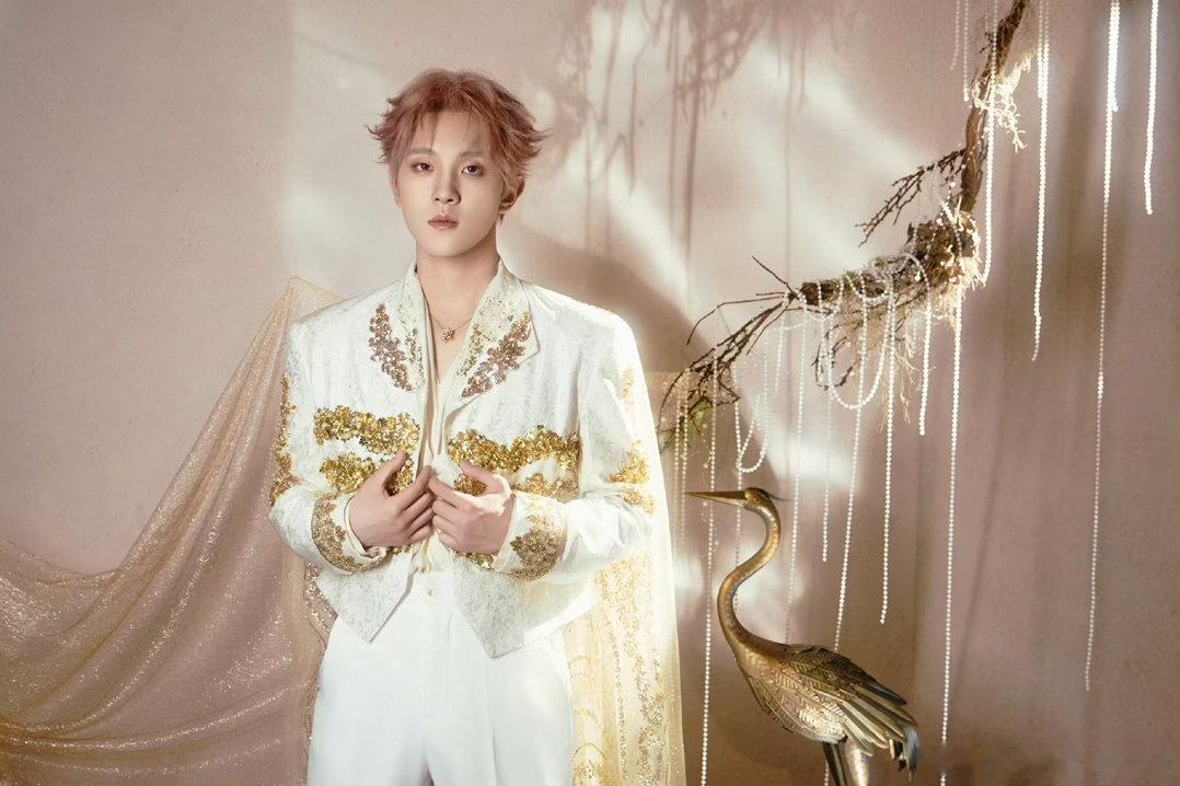 张星特演唱会现场脱衣服 张星特妥妥气场全开！现场换装名场面太惊喜，实拍直拍质感满