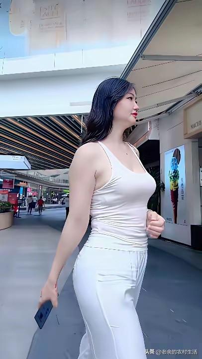 不管你是男人还是女人
都要记住了
要玩你就大胆的玩
想怎么玩你就怎么玩
要不然你
