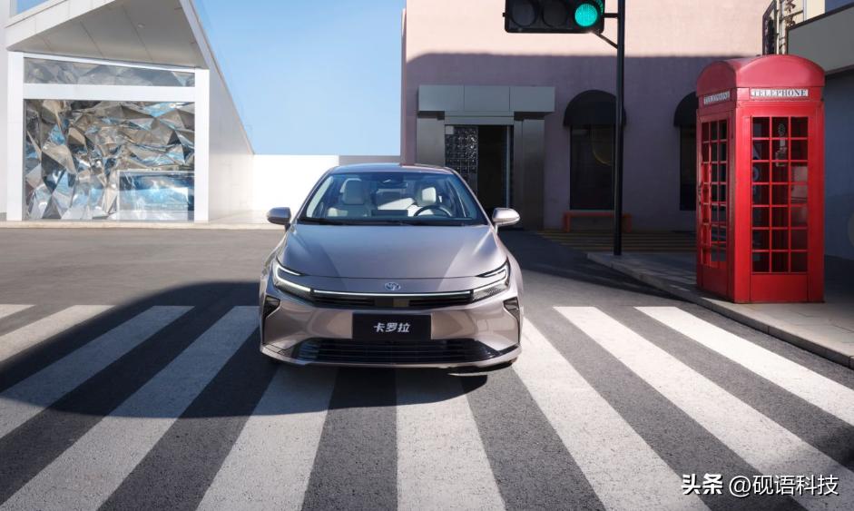 全新卡罗拉曝光，丰田这是终于“不装了”？

看到全新卡罗拉的申报图，我第一反应是