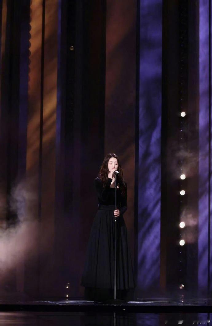 浪姐小考不怯场不假唱不记词不好听李小冉这波也太圈粉了，不搞精致人设，真实又接地气