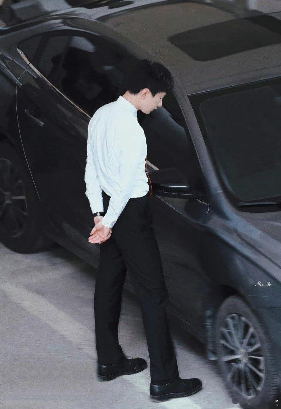 剧集狩谎 假如有这样的男友接你下班…… 