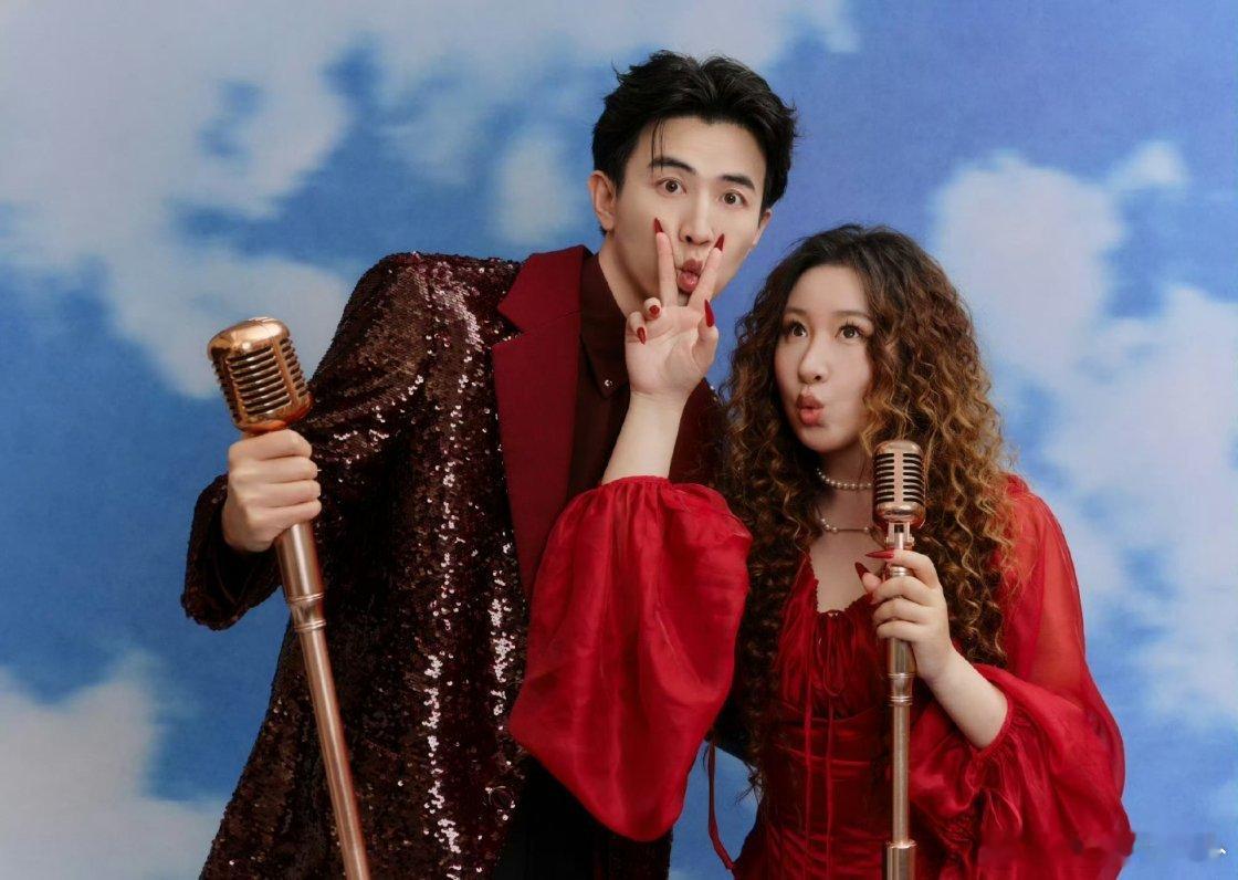 谁被李川听到锤娜丽莎时的雀跃感拿捏？周五晚互动好甜好抓马🎭 李川一听锤娜丽莎就