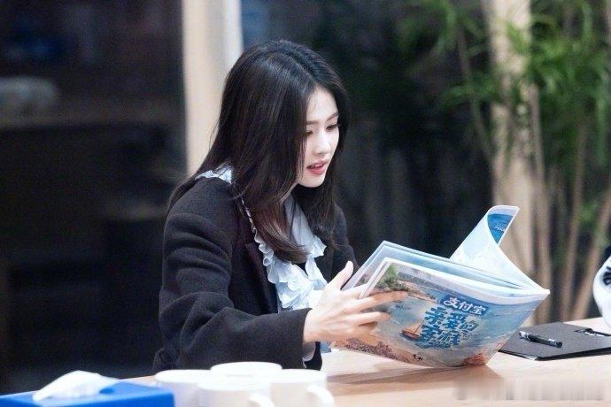 白鹿来亲爱的客栈解锁一下全新体验白鹿客栈新体验亲爱的客栈灵动小鹿闯入烟火客栈，轻