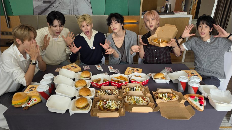 •0•🍕🍔🥤 