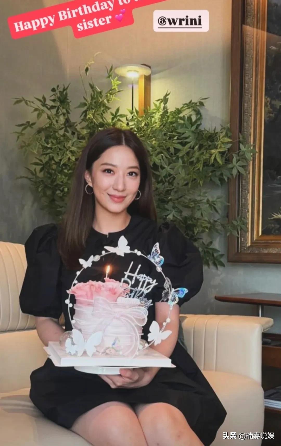 甄子丹老婆现身妹妹的生日宴，姐妹俩都是富贵面相！
汪圆圆39岁生日，闺蜜、好友、