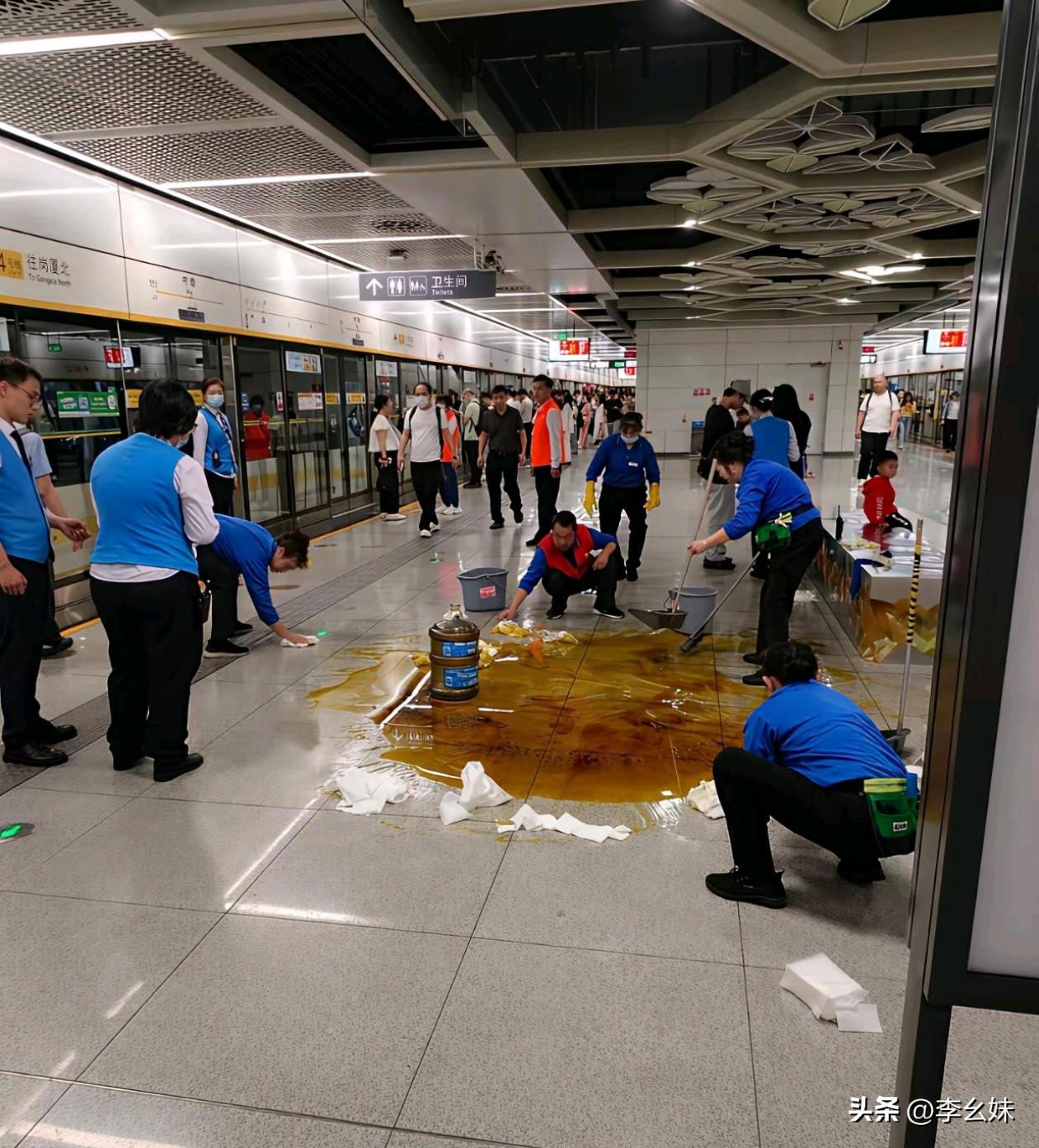 菜油打翻了，这得清洁到什么时候啊？