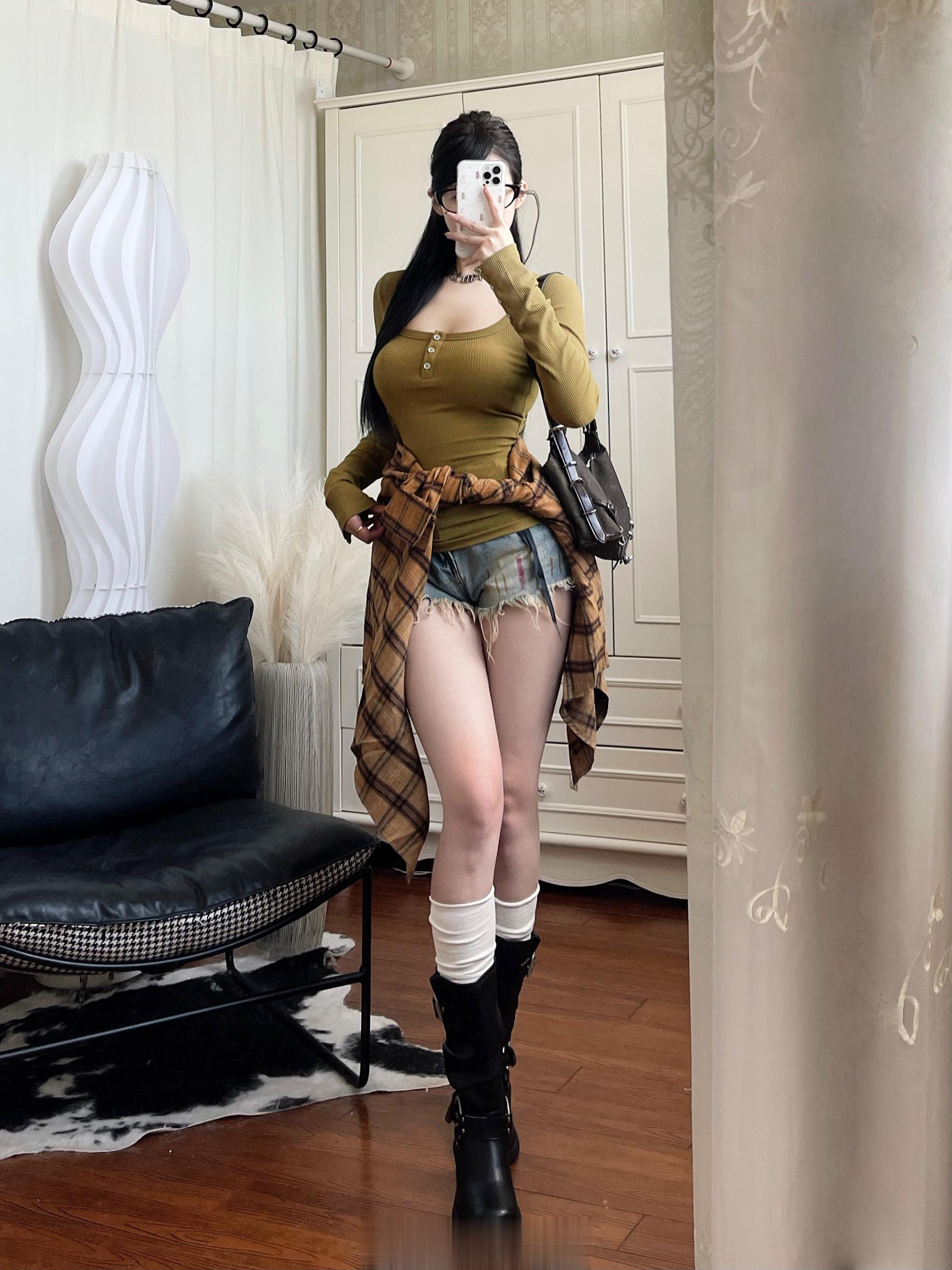 今天很喜欢[抱一抱]#辣妹穿搭##日常碎片plog# ​​​