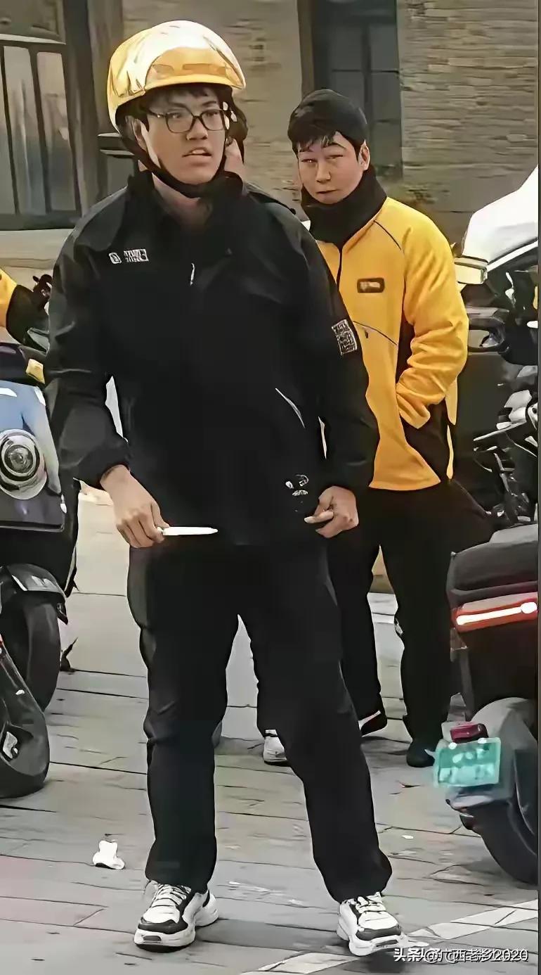 把底层人逼得动刀子，到底是谁的责任？谁怂恿了资本肆无忌惮的剥削底层百姓？是否值得