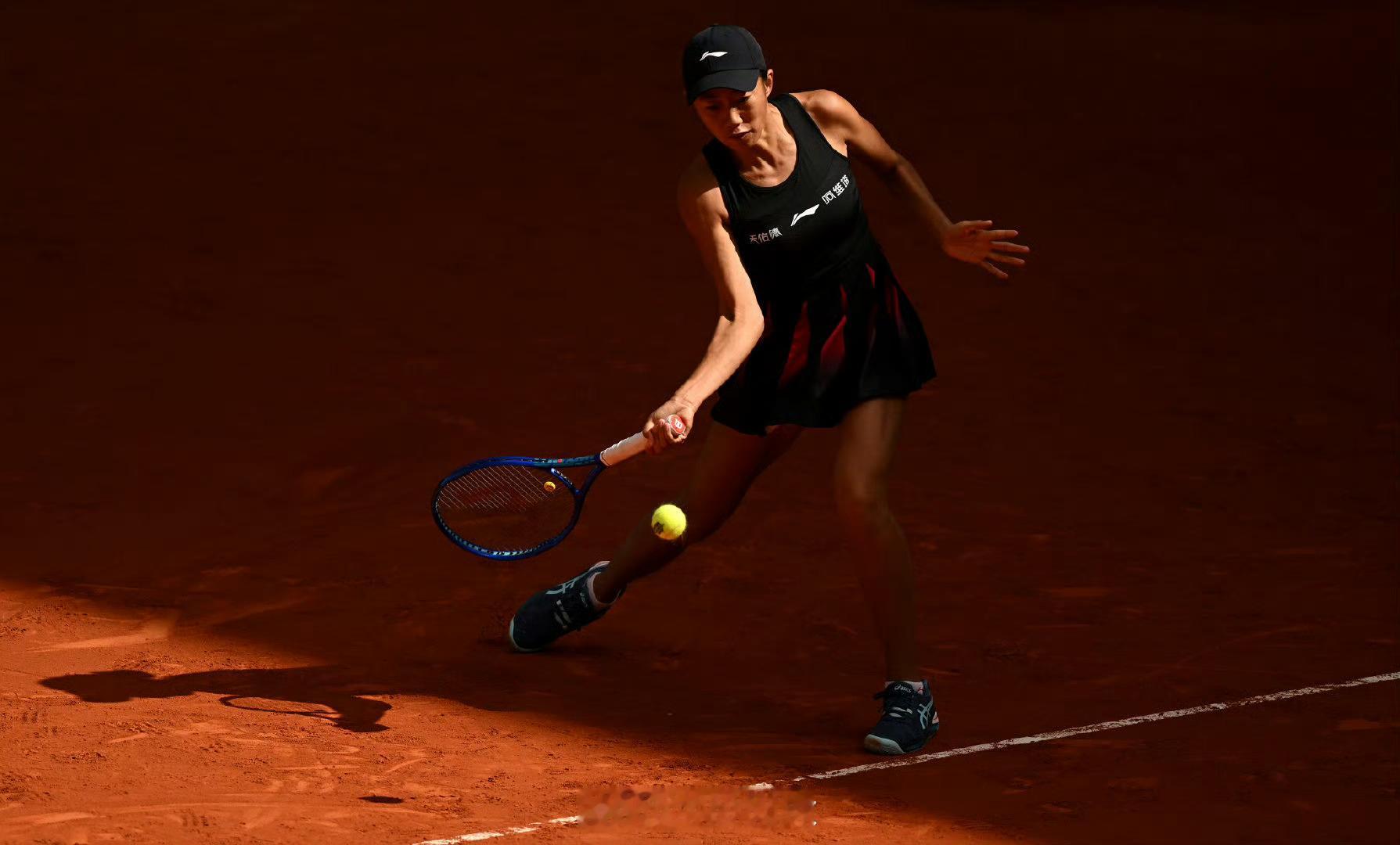 张帅马德里赛开门红wta 2026WTA1000马德里首轮张帅6-4/6-3击败