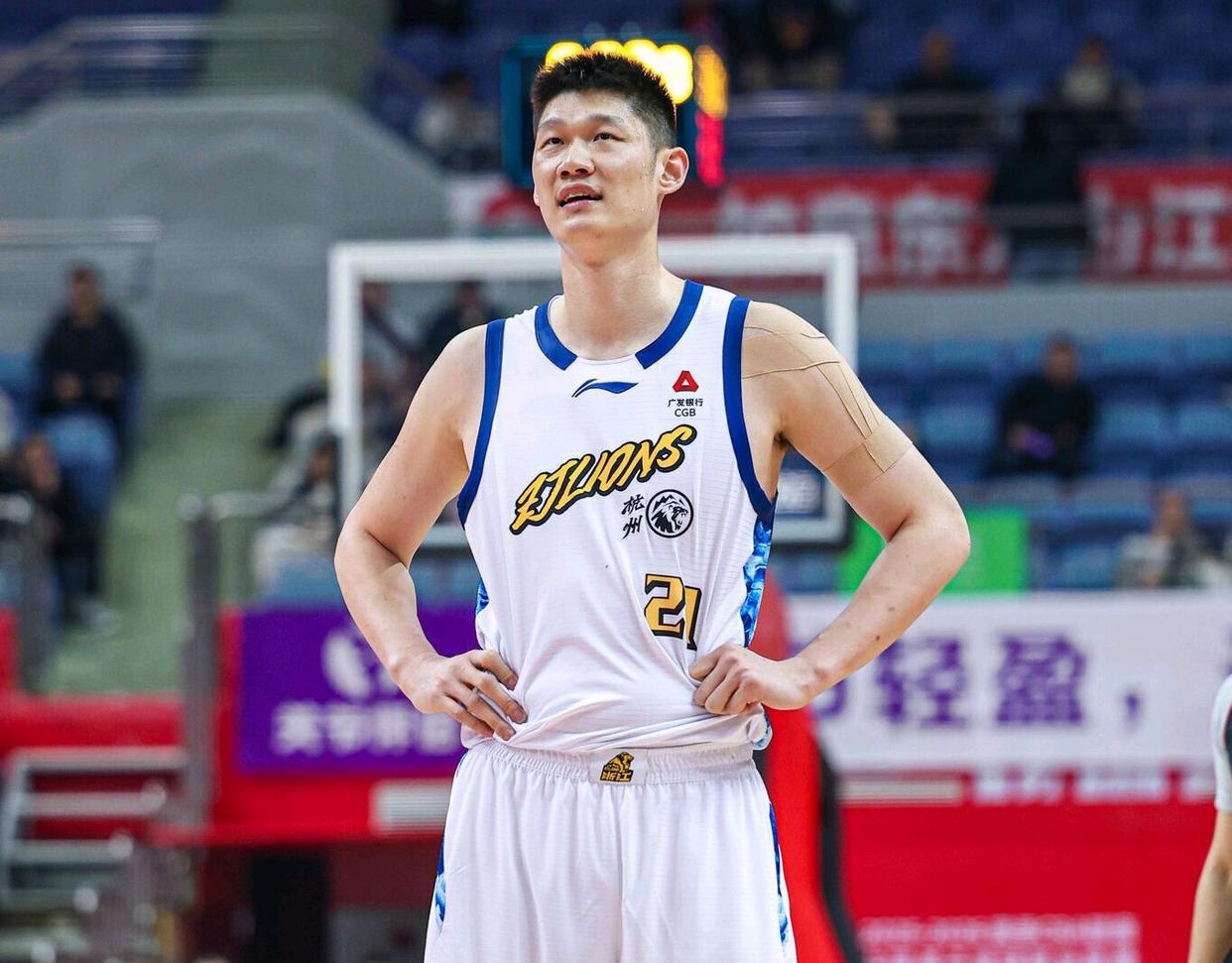 浙江广厦为胡金秋注册！关于大秋的转会大戏宣告结束！
 北京时间8月30日，CBA