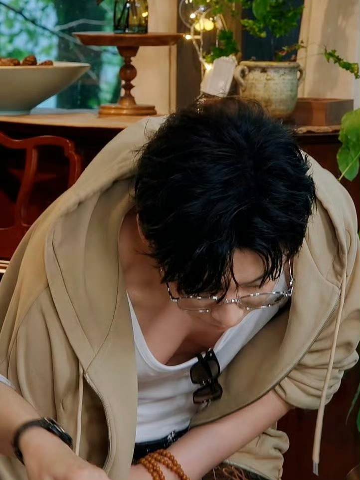 地球，是个好东西。不够看。🥵 ​​​