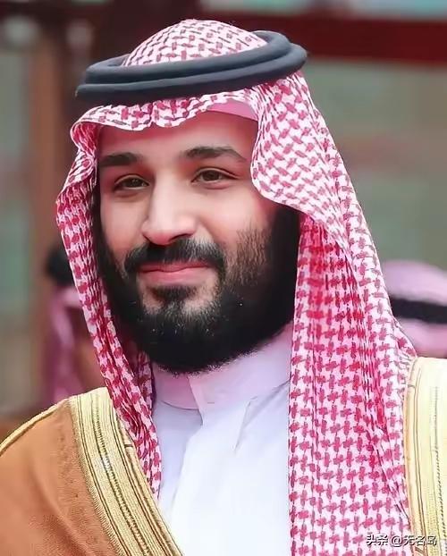 沙特阿拉伯传来消息
4月7号凌晨，沙特的石化大本营被炸了！不是开玩笑，财联社和新