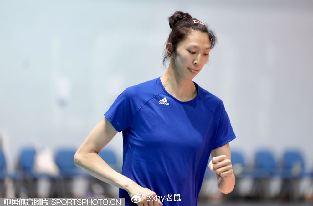 好好休养 早日归队朱袁张1块2毛9中国女排 吴梦洁训练受伤 