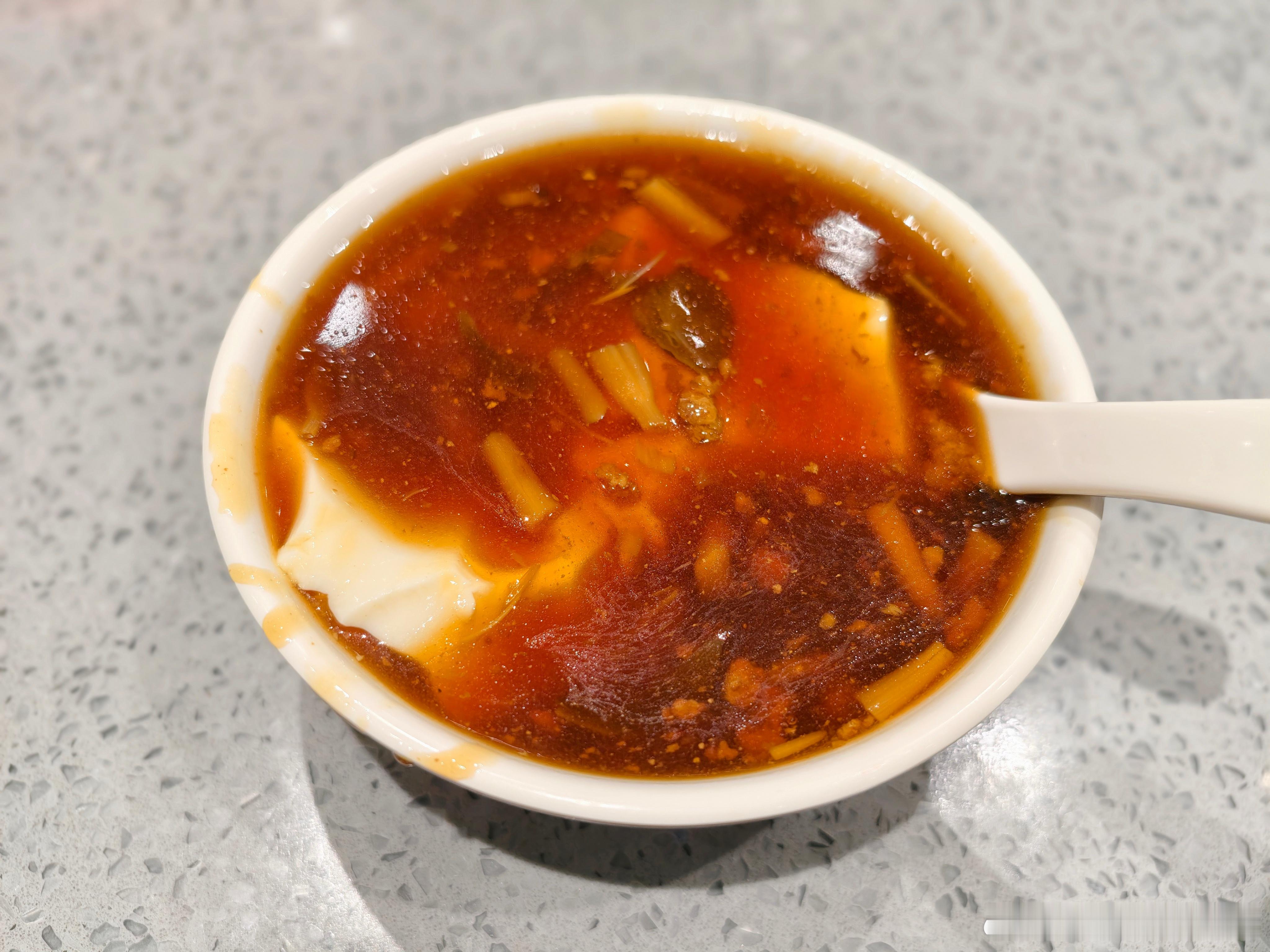 早呀各位，又是新的一周～出来吃早点，豆腐脑必须是咸的，不接受反驳[拜拜][拜拜]