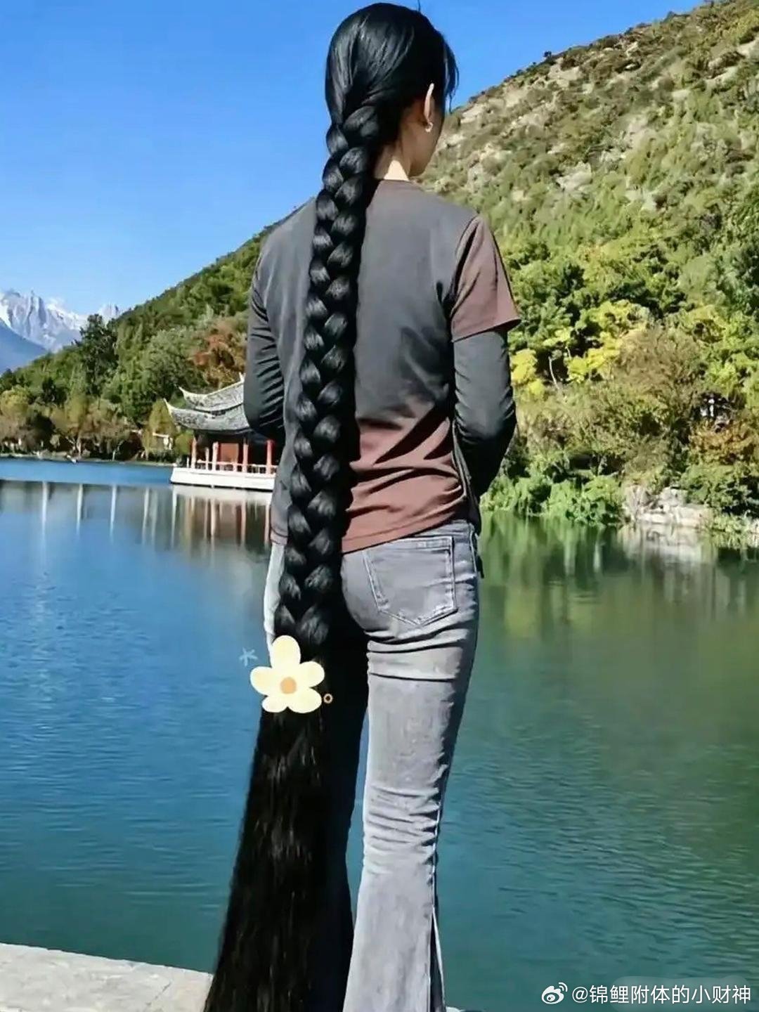 现实当中真有这么粗、这么长，发质这么好的头发吗？ 