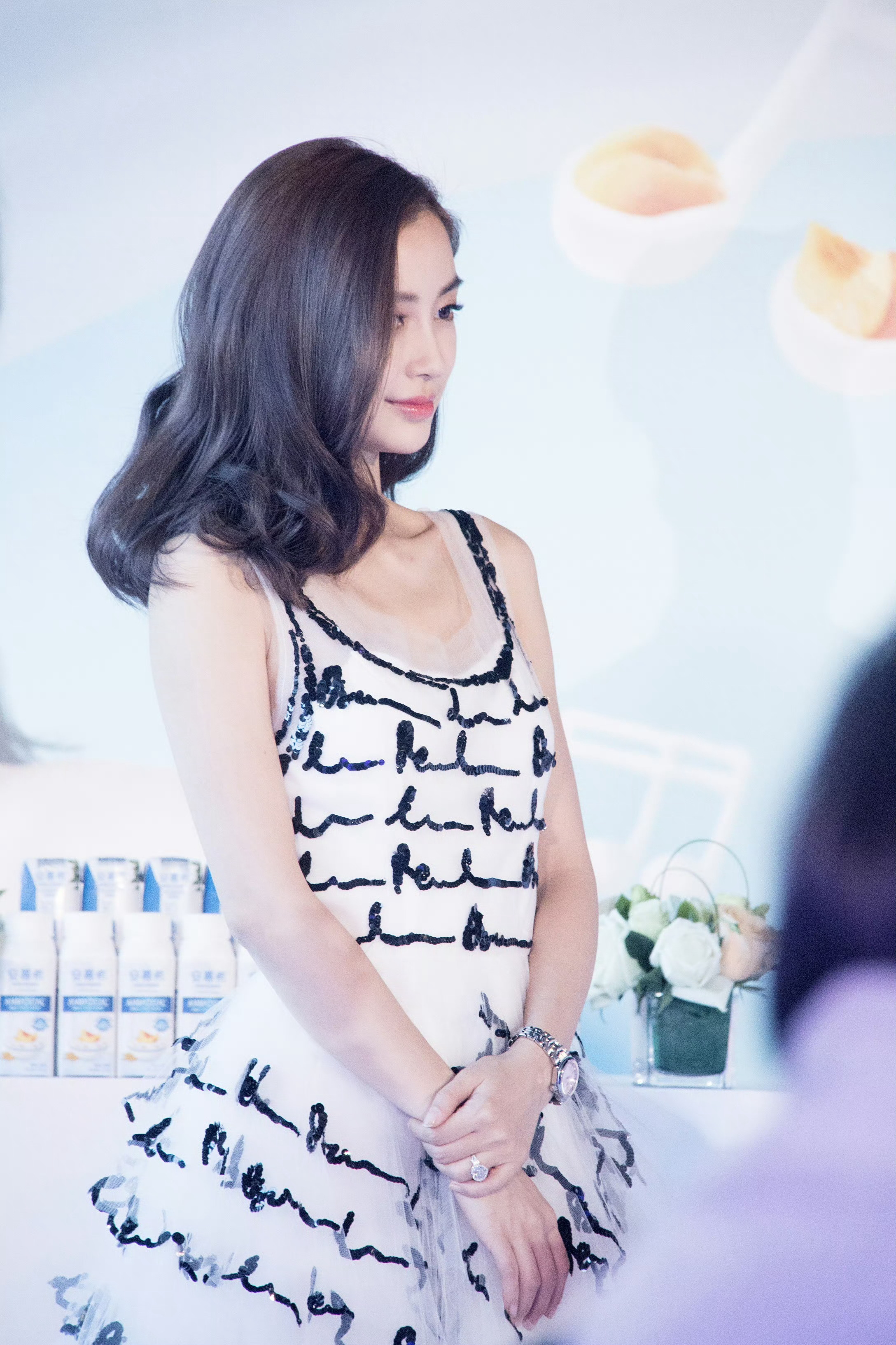 angelababy 💎ab牌时光机 时光机带我们回到2017年12月17日北