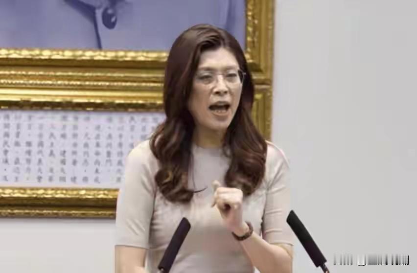 郑丽文很有可能提前“下课”…

刚刚关注她的时候，被她敢讲敢拼的风格吸引，后来又