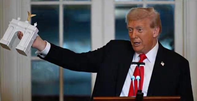 别再搞错了！打垮美国的，不是稀土，也不是大豆，更不是芬太尼，而是我们稳健高效的社