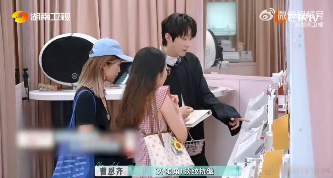 曹恩齐捧哏式销售大展宏图巴黎合伙人 说是自我捧哏式销售开创者没人反对吧！接待顾客
