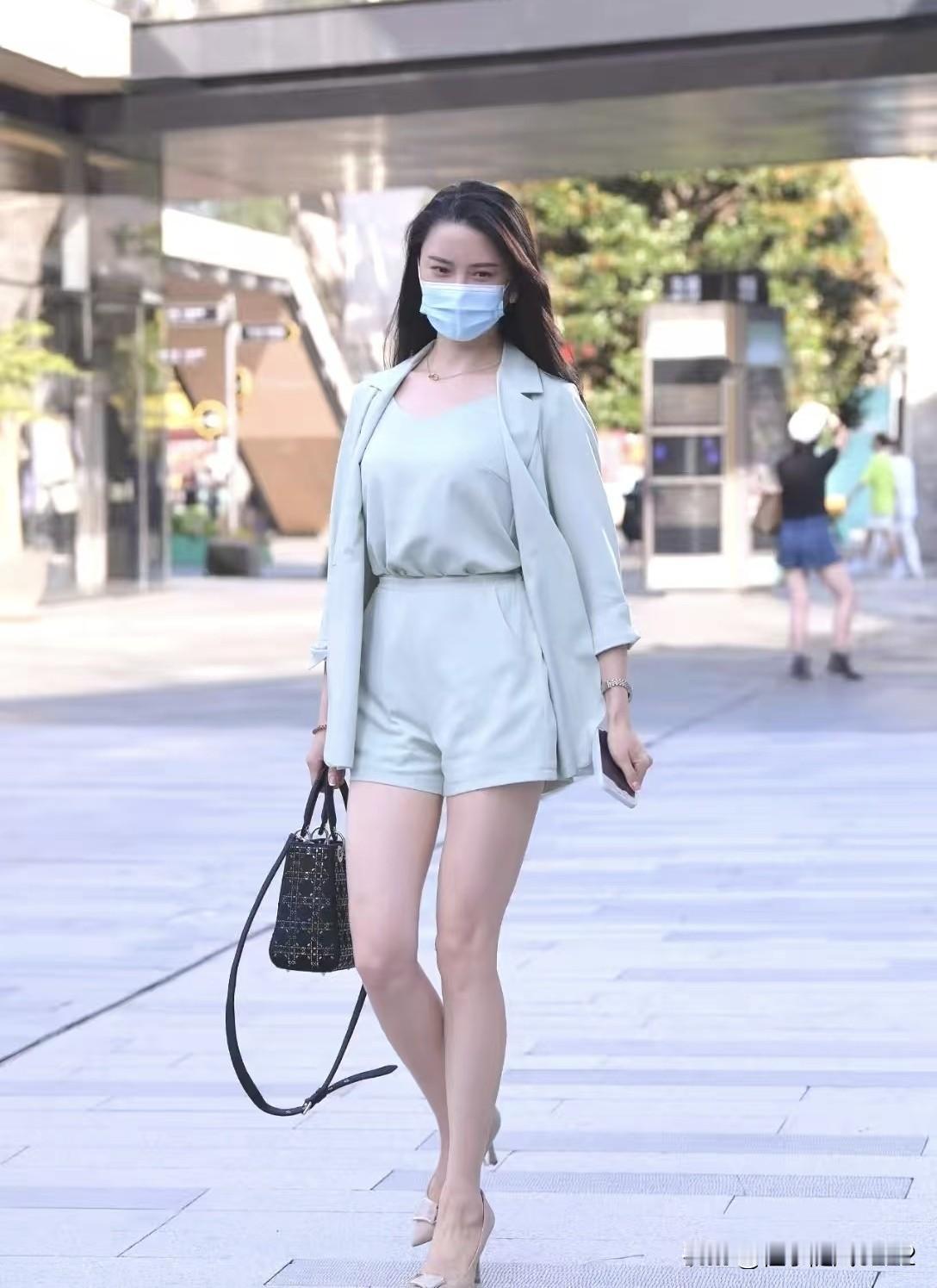 清新薄荷绿穿搭，元气满满的一天