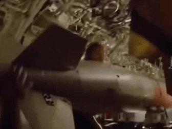 以其人之道还治其人之身。只要发现是美国核武器攻击我国，就对攻击国家进行核武器毁灭