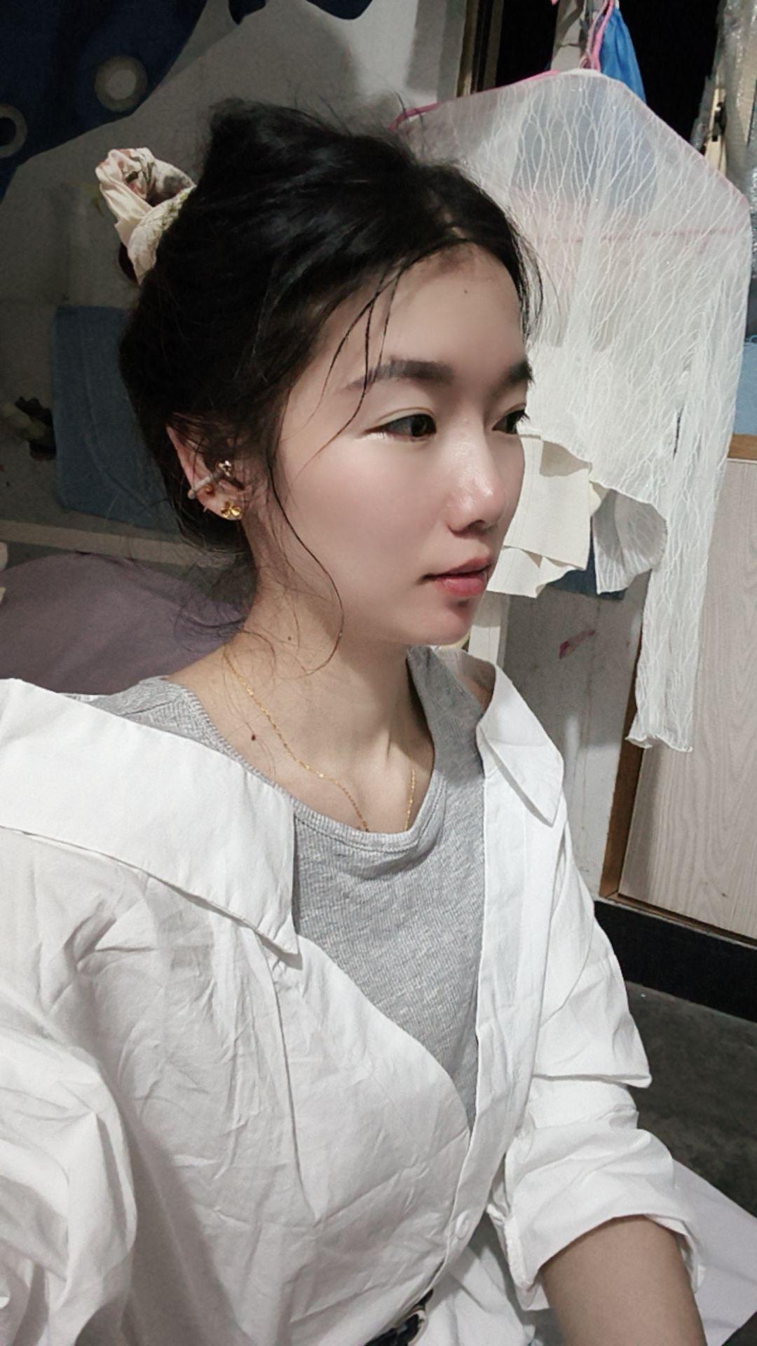 喜欢拍照，喜欢发，不是为了取悦谁，更不是炫耀自己的作品有多好，而是除了...