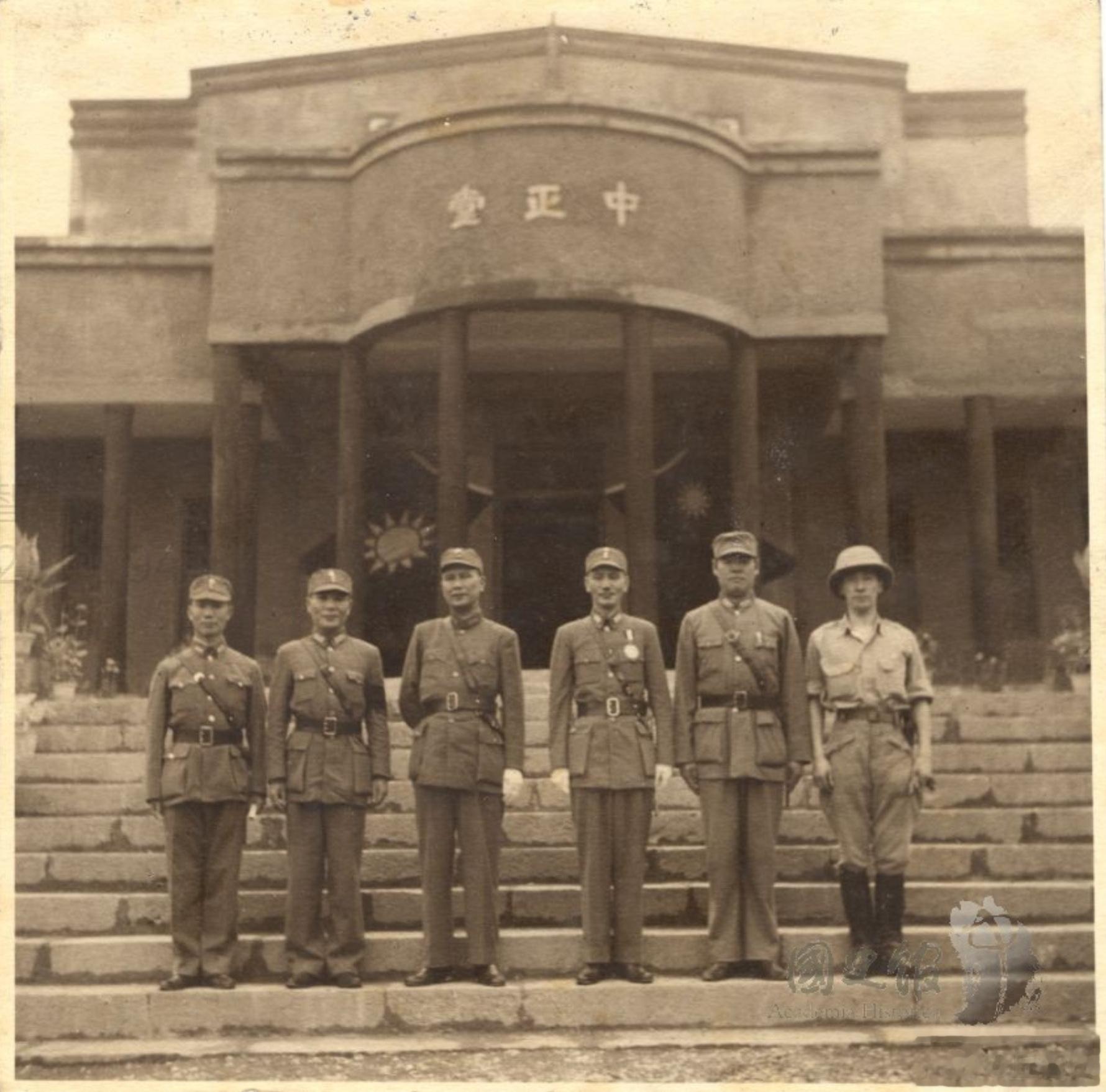 蒋委员长出席恩施会议民国卅二年（1943年）七月二日上午，  蒋委员长出席鄂西会