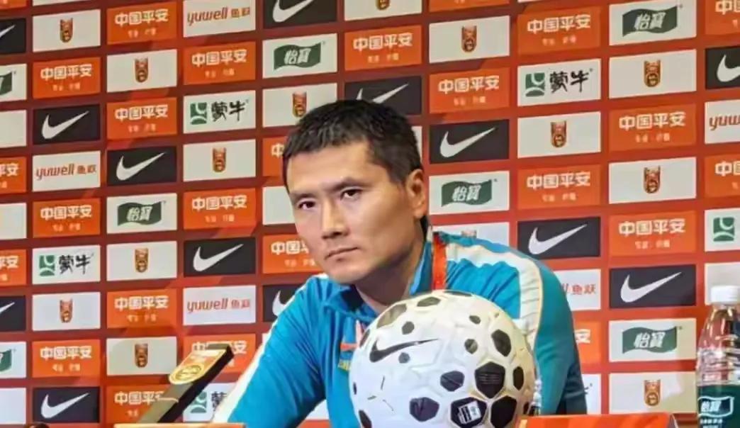 国足0比0泰国可惜，但比平局更让人在意的，是邵佳一赛后这番话
0比0闷平泰国，说